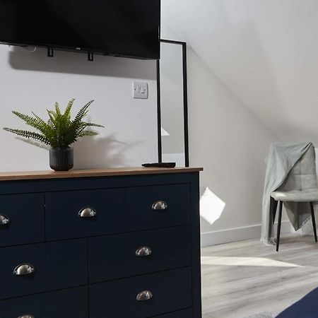 Homebird Property - The Willows Leeds  Exterior photo