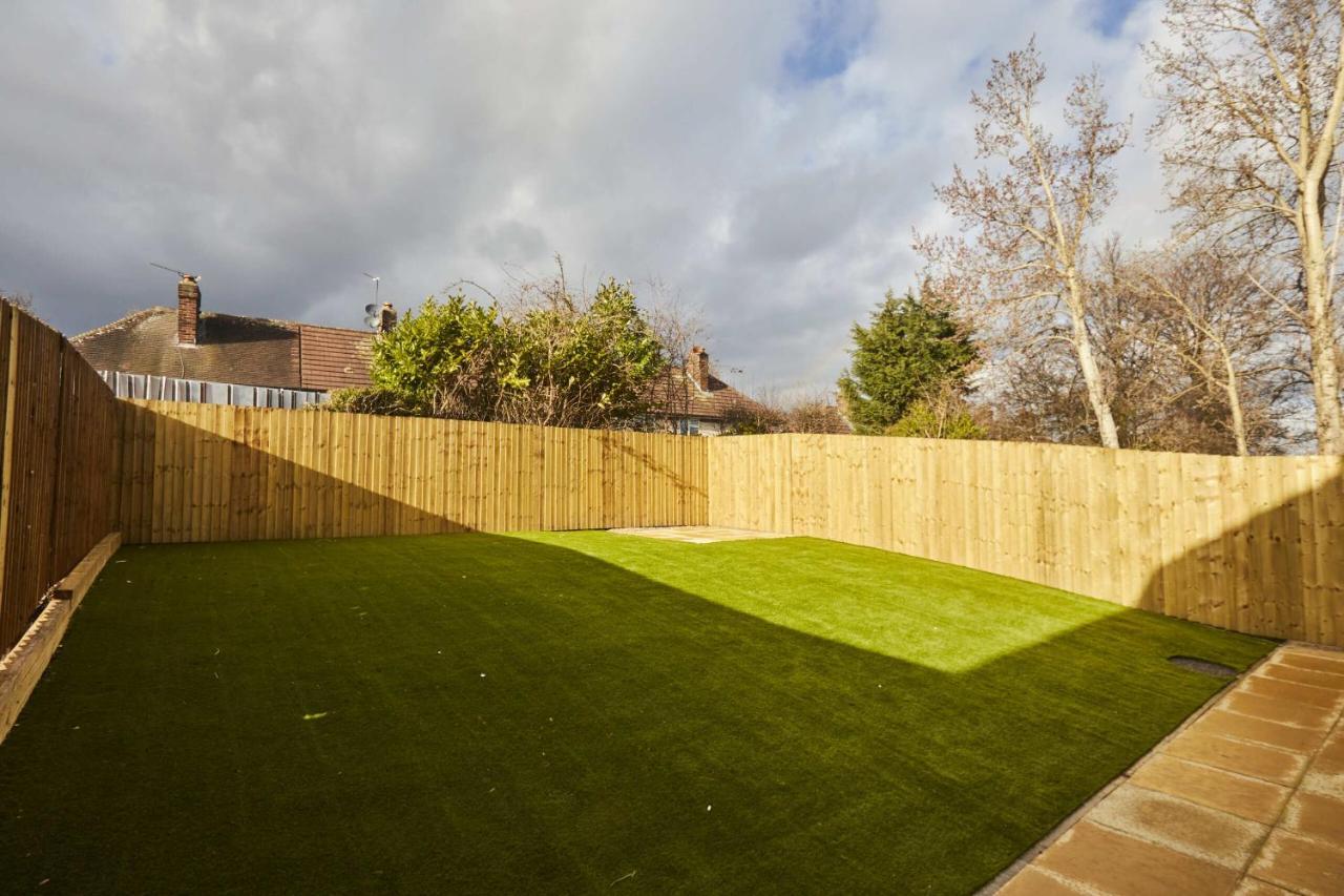 Homebird Property - The Willows Leeds  Exterior photo